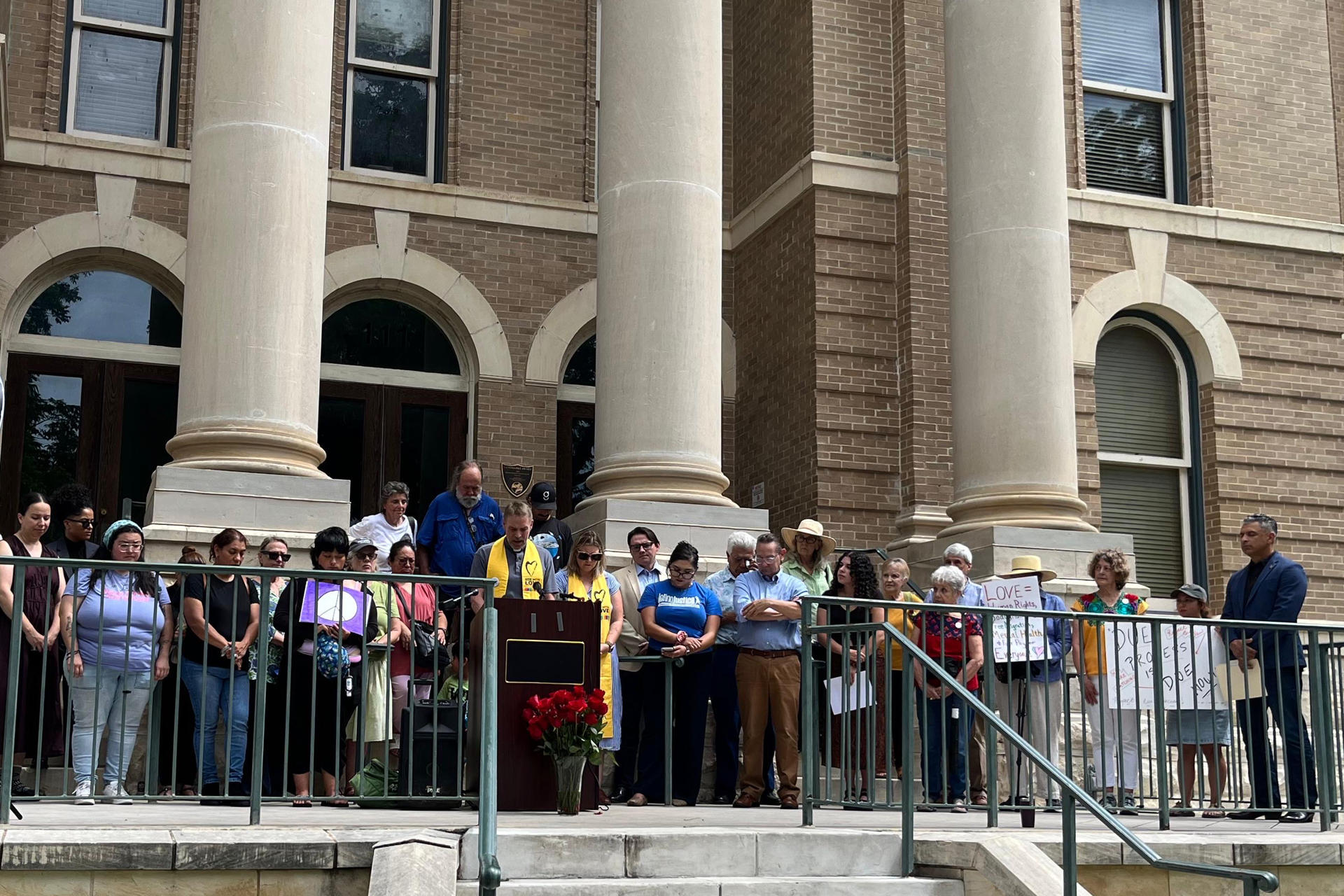 Autoridades locales en Texas exigen respuestas tras una redada que detuvo a 47 migrantes