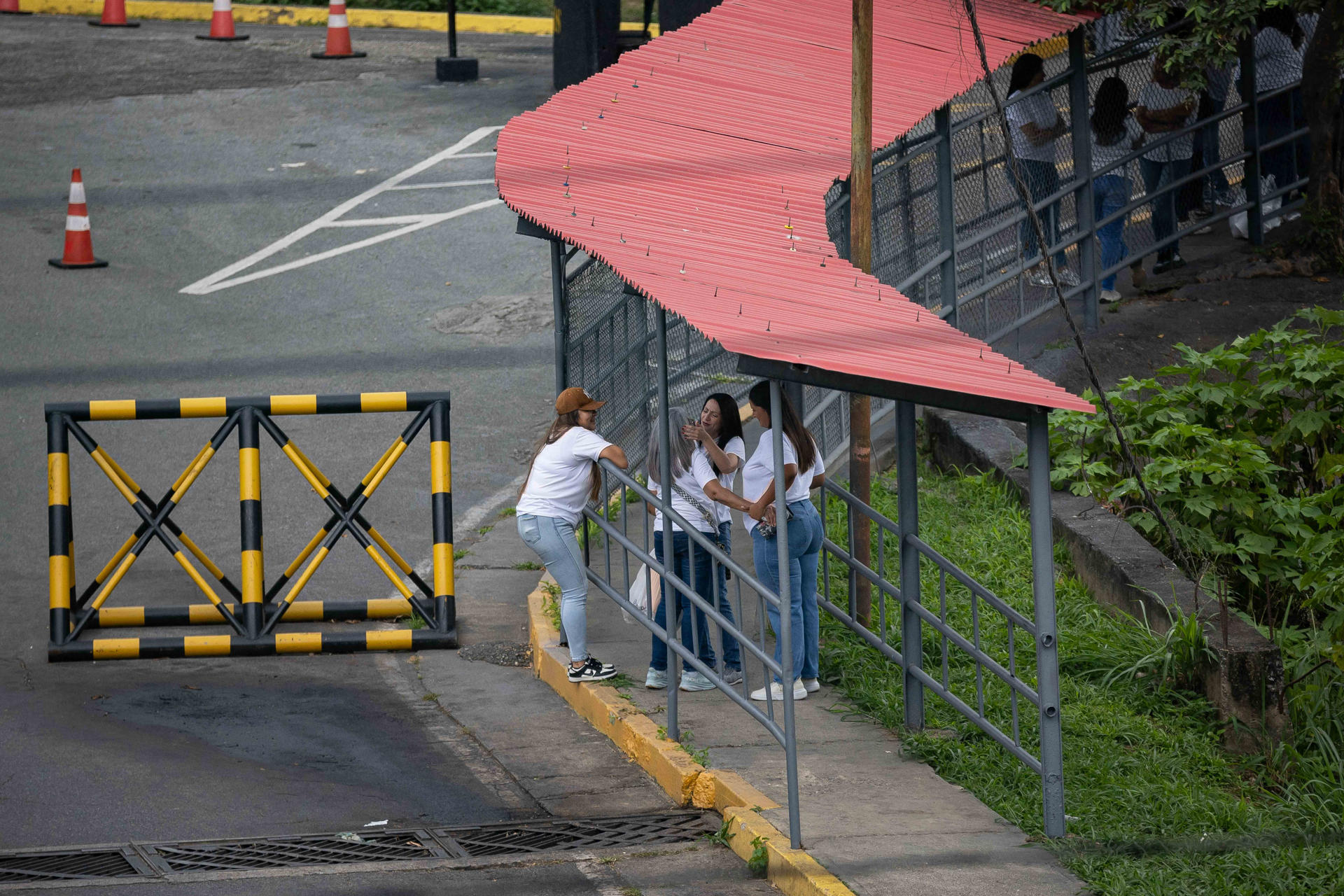 Excarcelan a otros tres presos políticos en Venezuela, según ONG y oposición