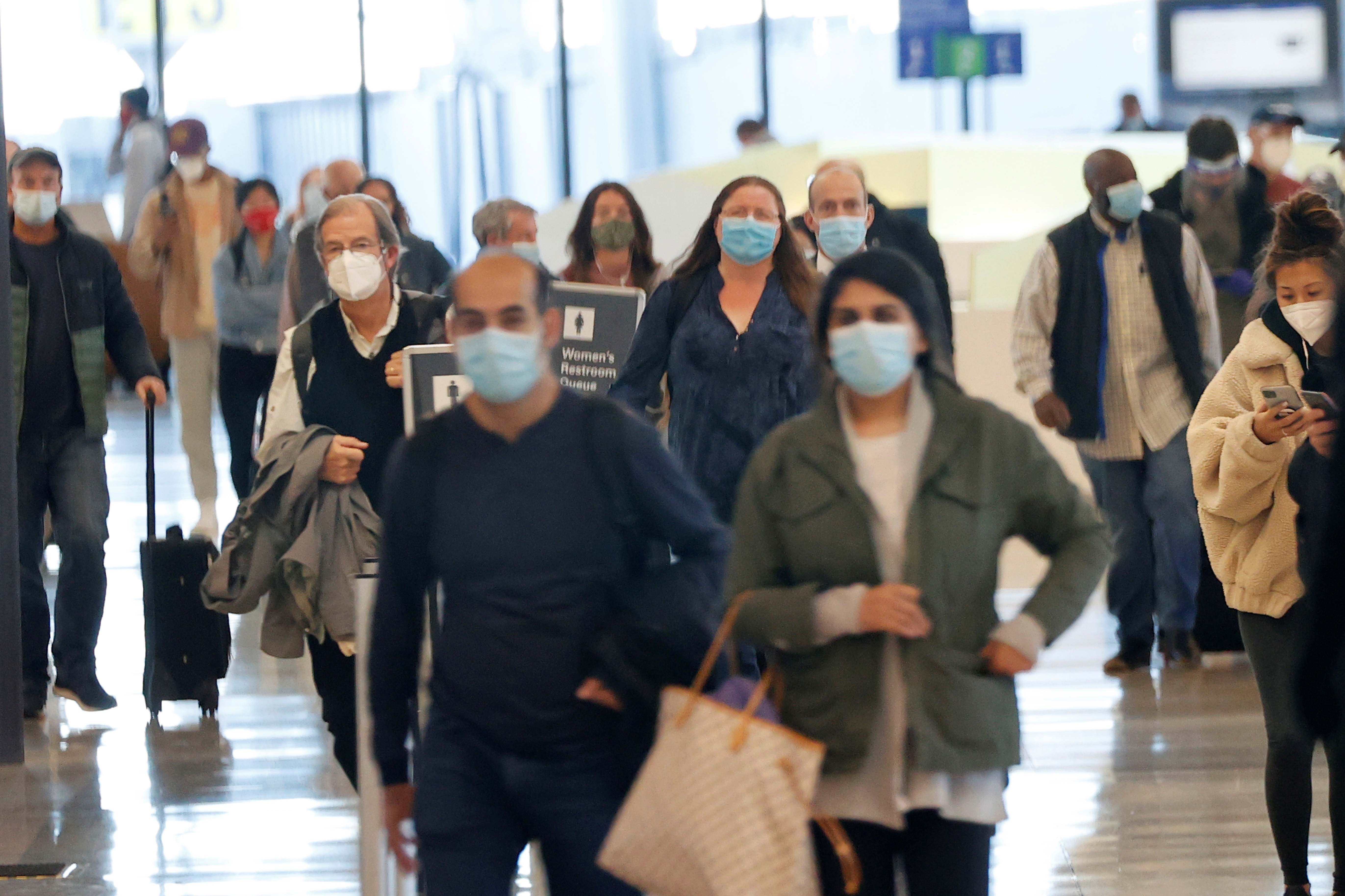 EE.UU. celebra un triste Acción de Gracias en pleno repunte de la pandemia
