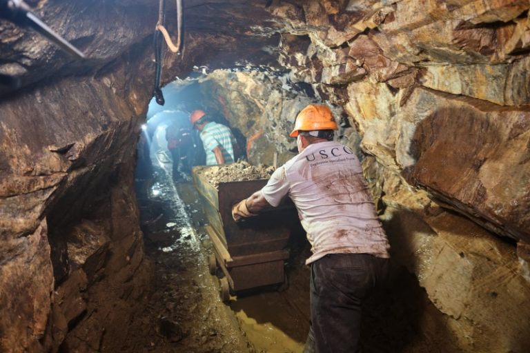 La dictadura otorga 30 mil hectáreas en dos nuevas concesiones mineras a empresas chinas