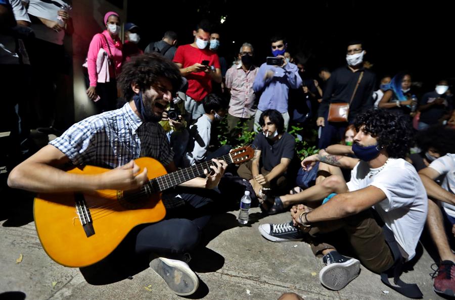 Artistas cubanos crean su propia revolución y logran diálogar con el gobierno
