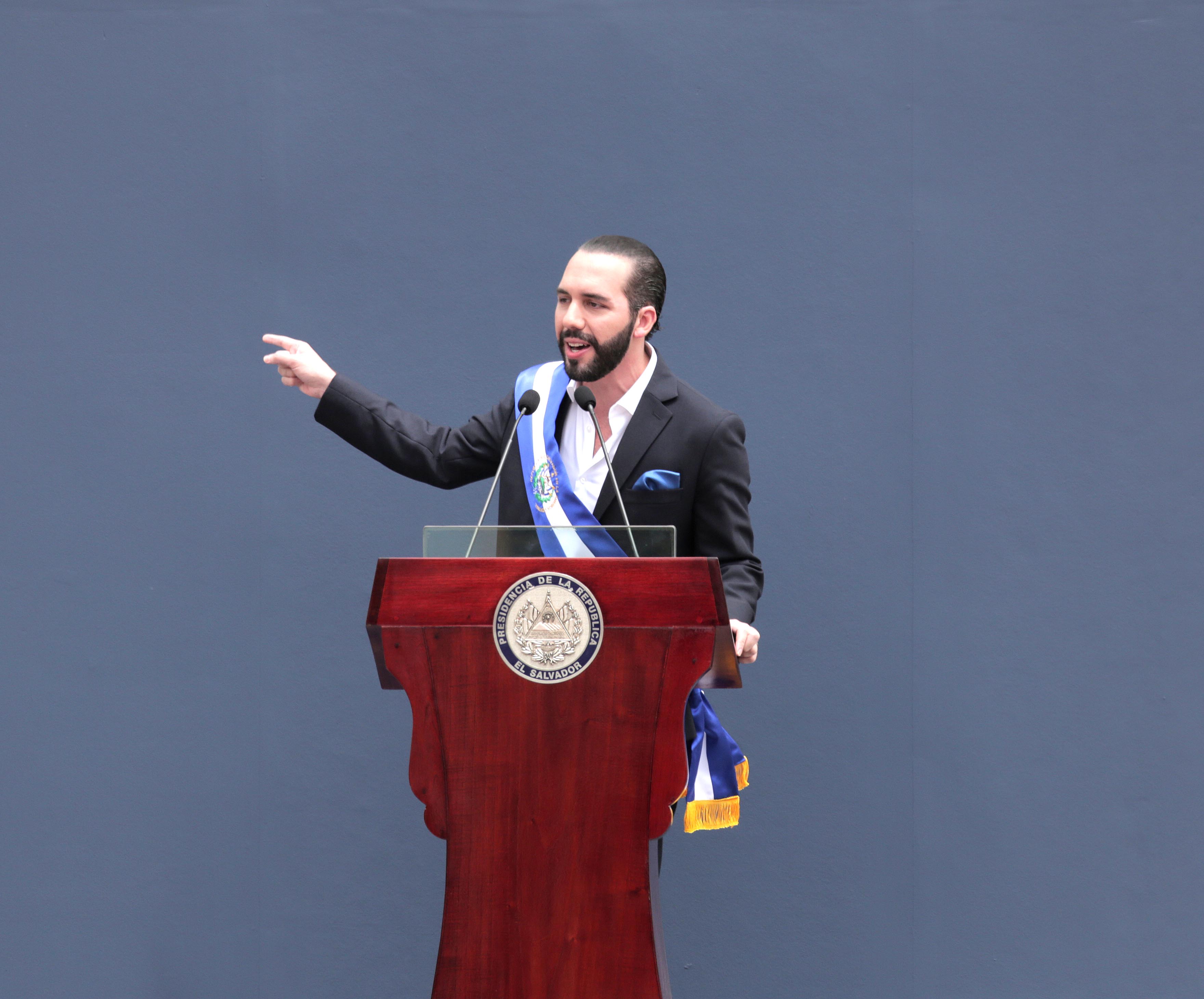 En imágenes | Nayib Bukele jura como nuevo presidente de El Salvador