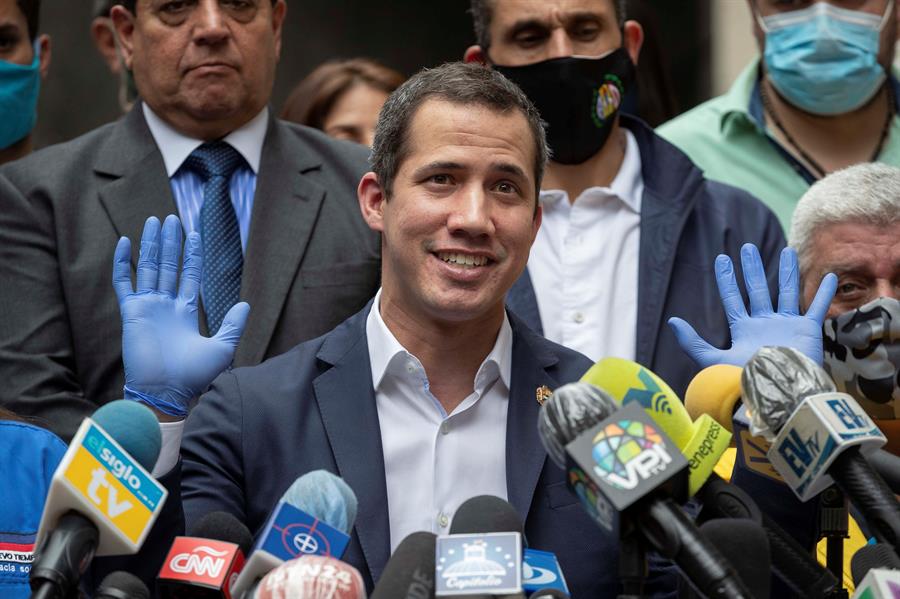 Guaidó impulsa en la calle la consulta opositora y la abstención en los comicios