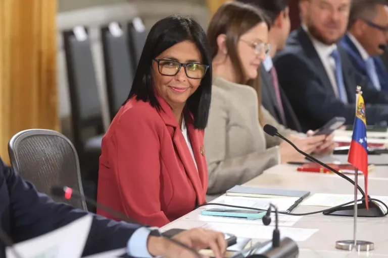 Más de 5.000 venezolanos volvieron a su país en cien días del Gobierno de Delcy Rodríguez