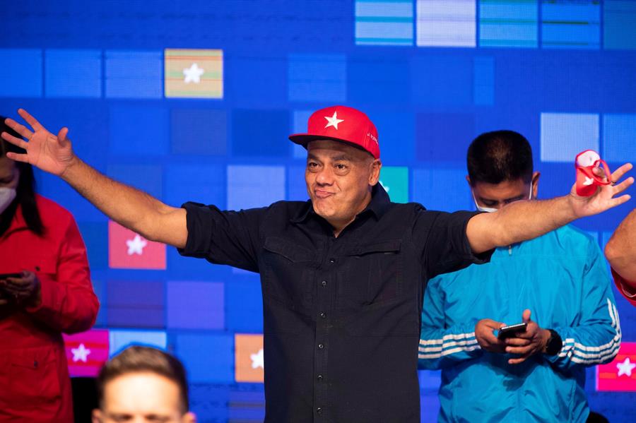 El chavismo proclama un triunfo mayor al adjudicado en las parlamentarias
