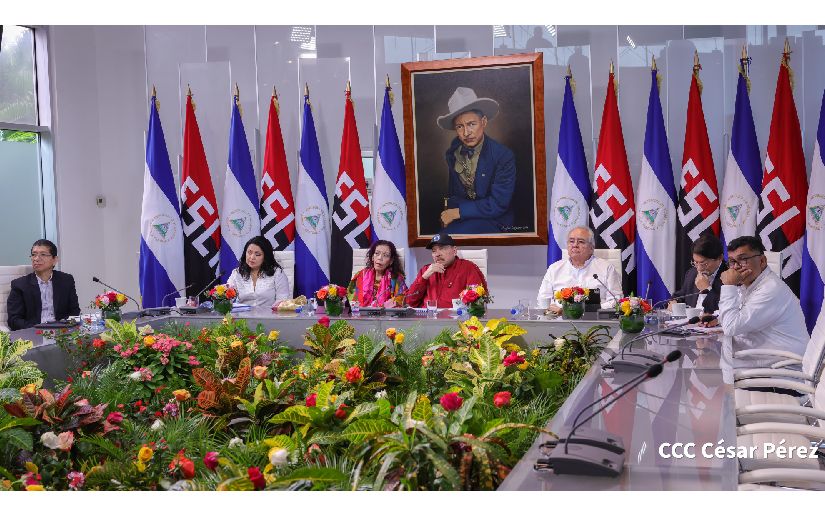 Ortega reclama a EEUU por deportaciones masivas mientras destierra a cientos de nicaragüenses