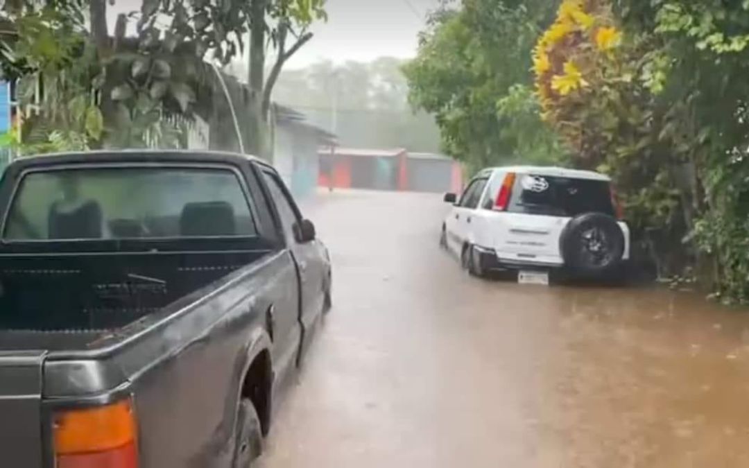 Las lluvias dejan dos menores muertos, casas destruidas y anegadas en todo el país