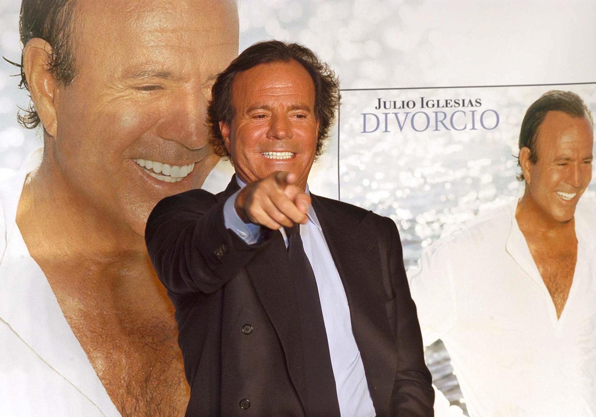 Julio Iglesias demanda a la vicepresidenta segunda de España