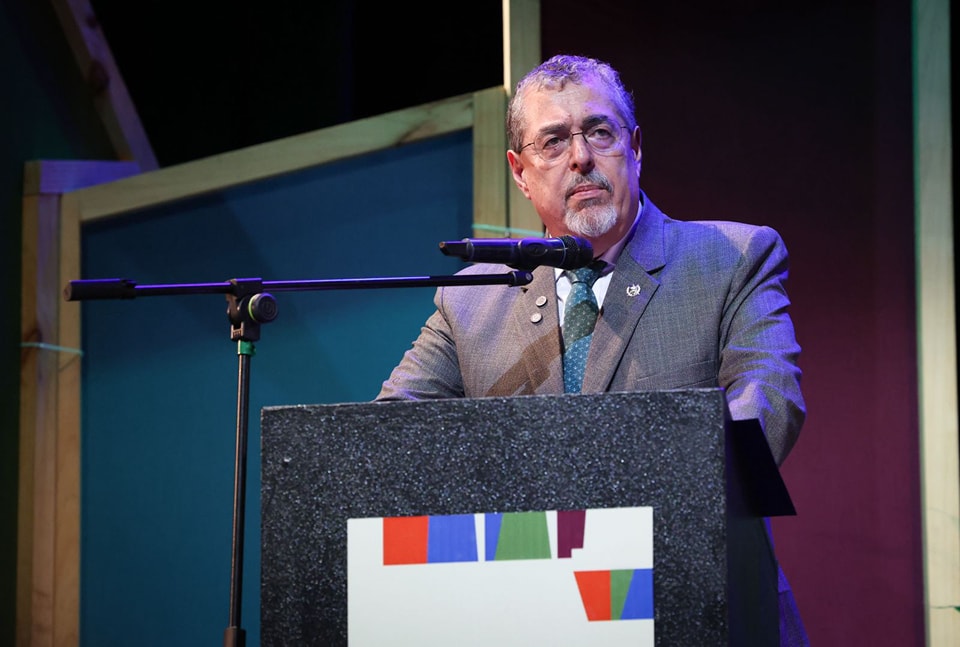 Bernardo Arévalo critica el autoritarismo de Ortega durante el festival Centroamérica Cuenta