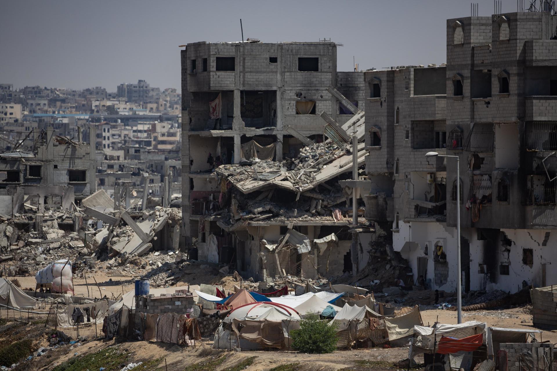 Al menos 15 palestinos muertos en otro bombardeo israelí a una escuela en ciudad de Gaza