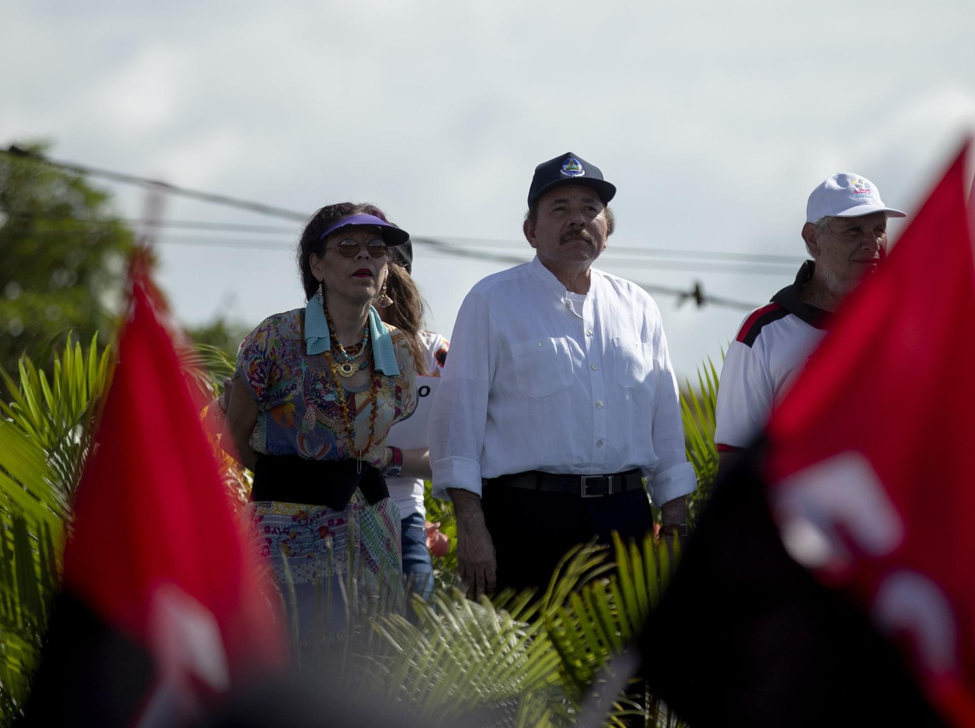 ONG denuncia acoso y vigilancia contra familiares de periodistas nicaragüenses exiliados