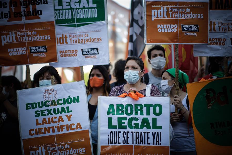 El aborto es penado o limitado en casi toda América Latina