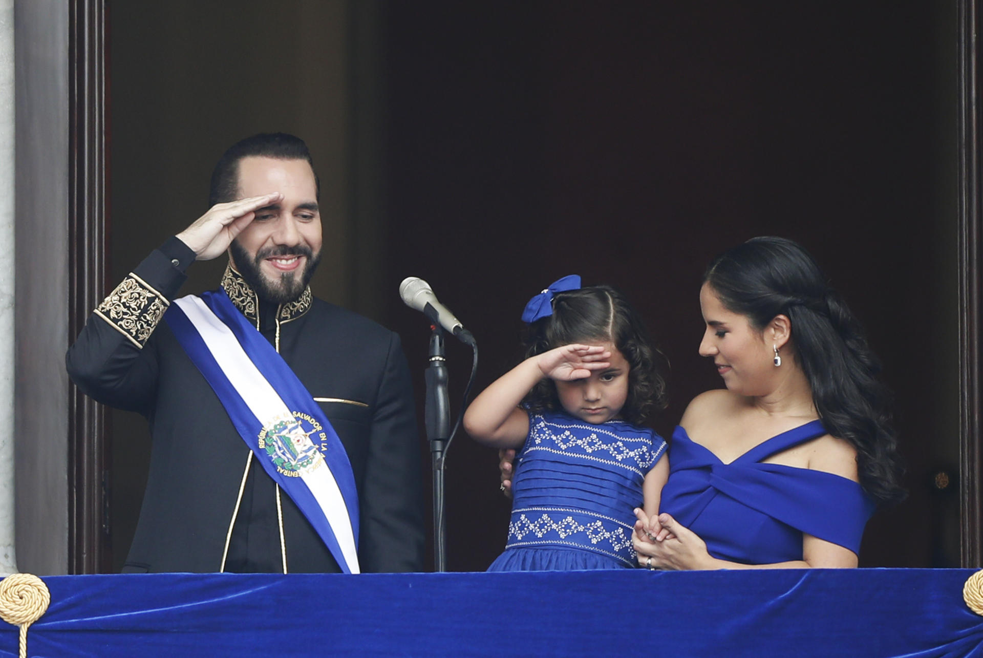 Bukele pidió a salvadoreños jurar lealtad a sus decisiones sin quejas