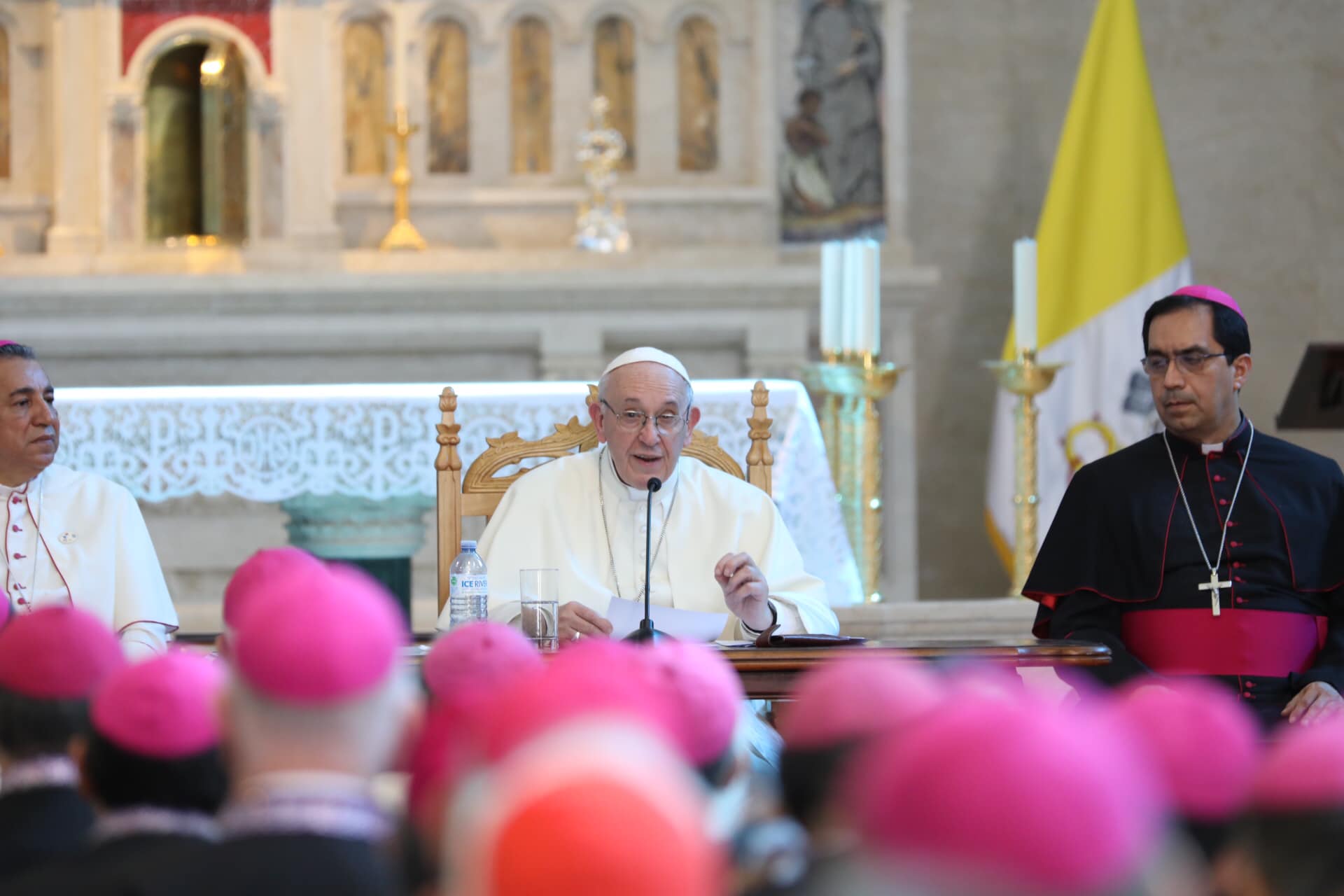 Francisco a obispos: el pastor no puede estar lejos del sufrimiento de su pueblo