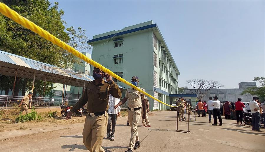 Indignación por la muerte de 10 bebés en un incendio en un hospital de India