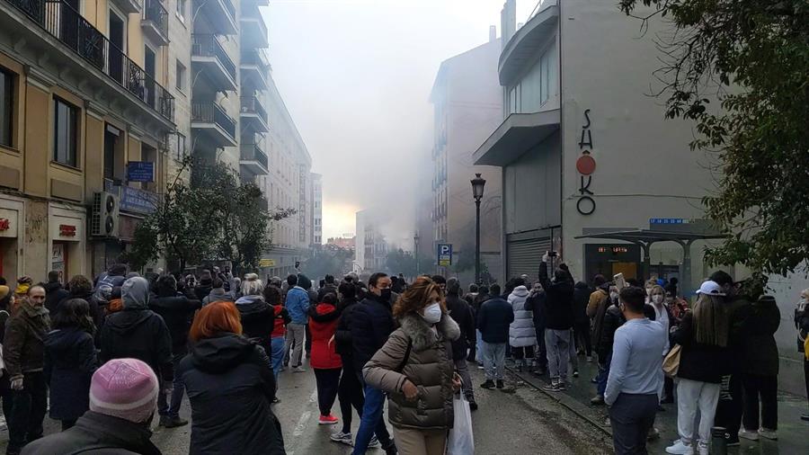Al menos dos muertos por explosión en edificio del centro de Madrid