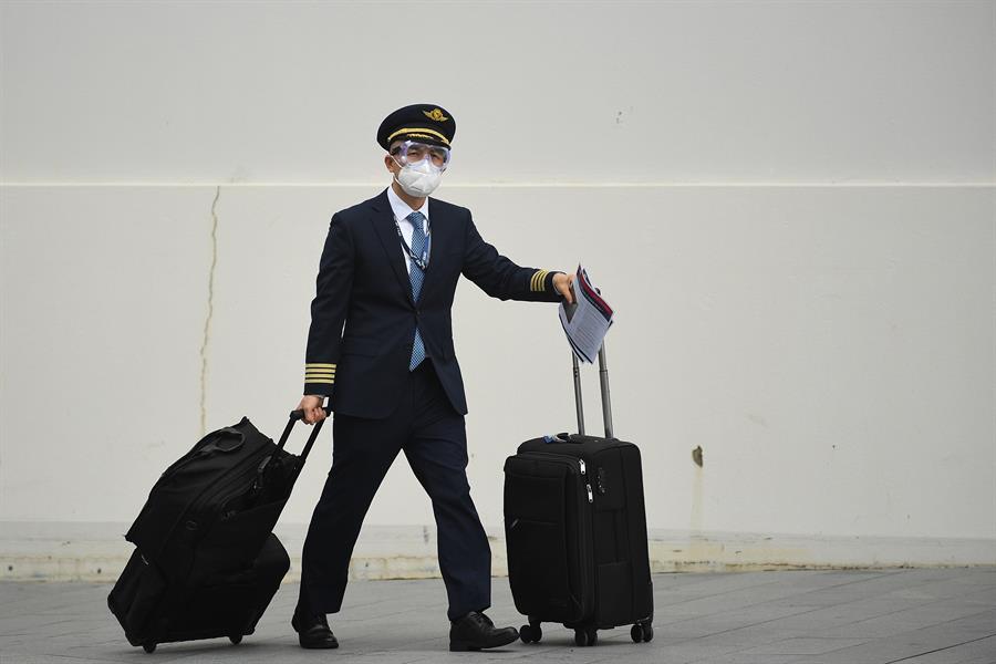 Los pasajeros prefieren a pilotos hombres y blancos que a mujeres o minorías