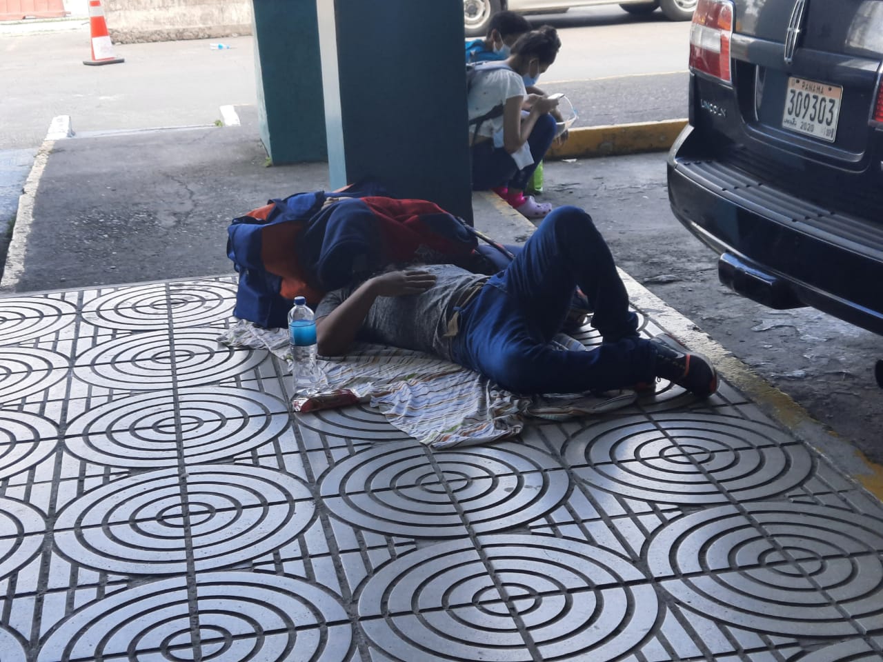 «Sí hacen un tiempo de comida es suficiente para ellos». Así están los más de 300 nicas varados en Panamá
