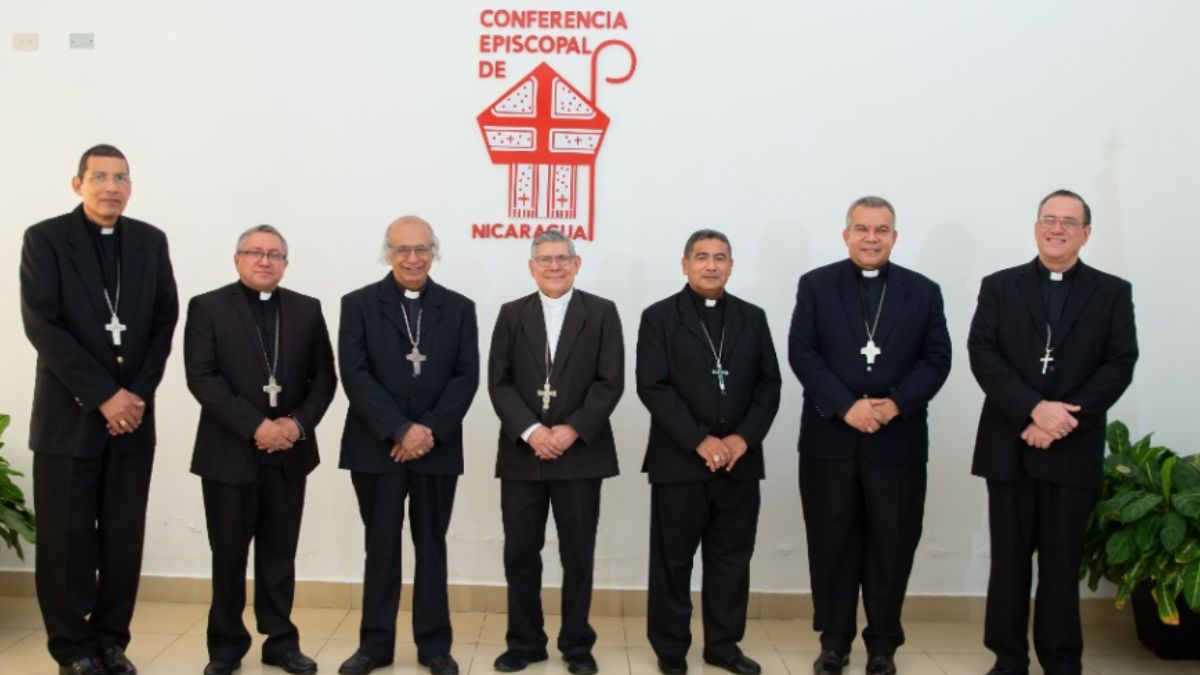 La Iglesia católica en Nicaragua: tres obispos desterrados y cuatro diócesis con mando a distancia