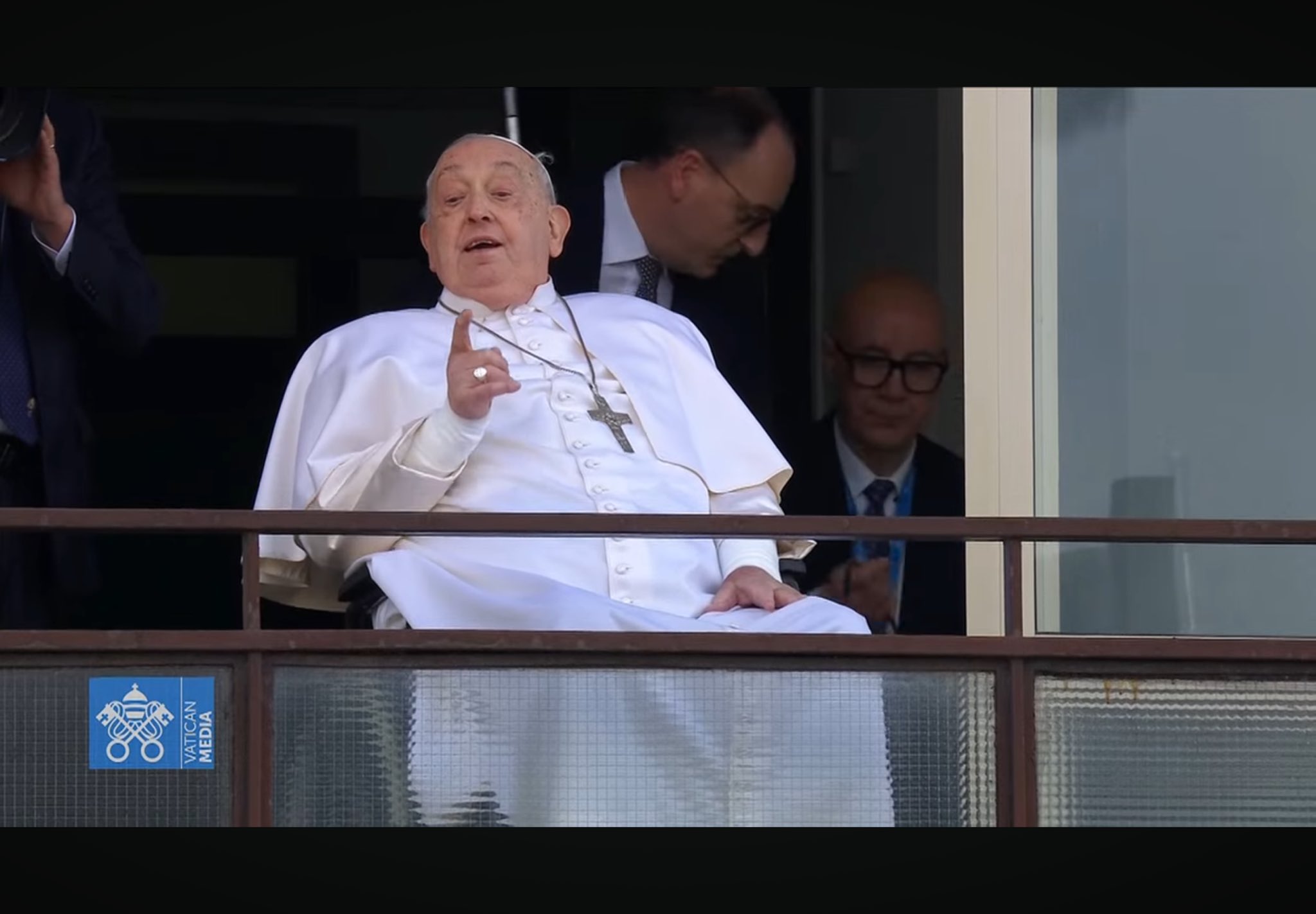 El papa insta al diálogo en el aniversario de la guerra en Sudán y recuerda el de Libano