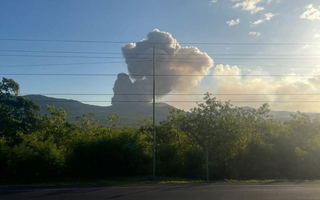 Explosión en el Volcán Masaya cubre de gases y cenizas a varias comunidades cercanas