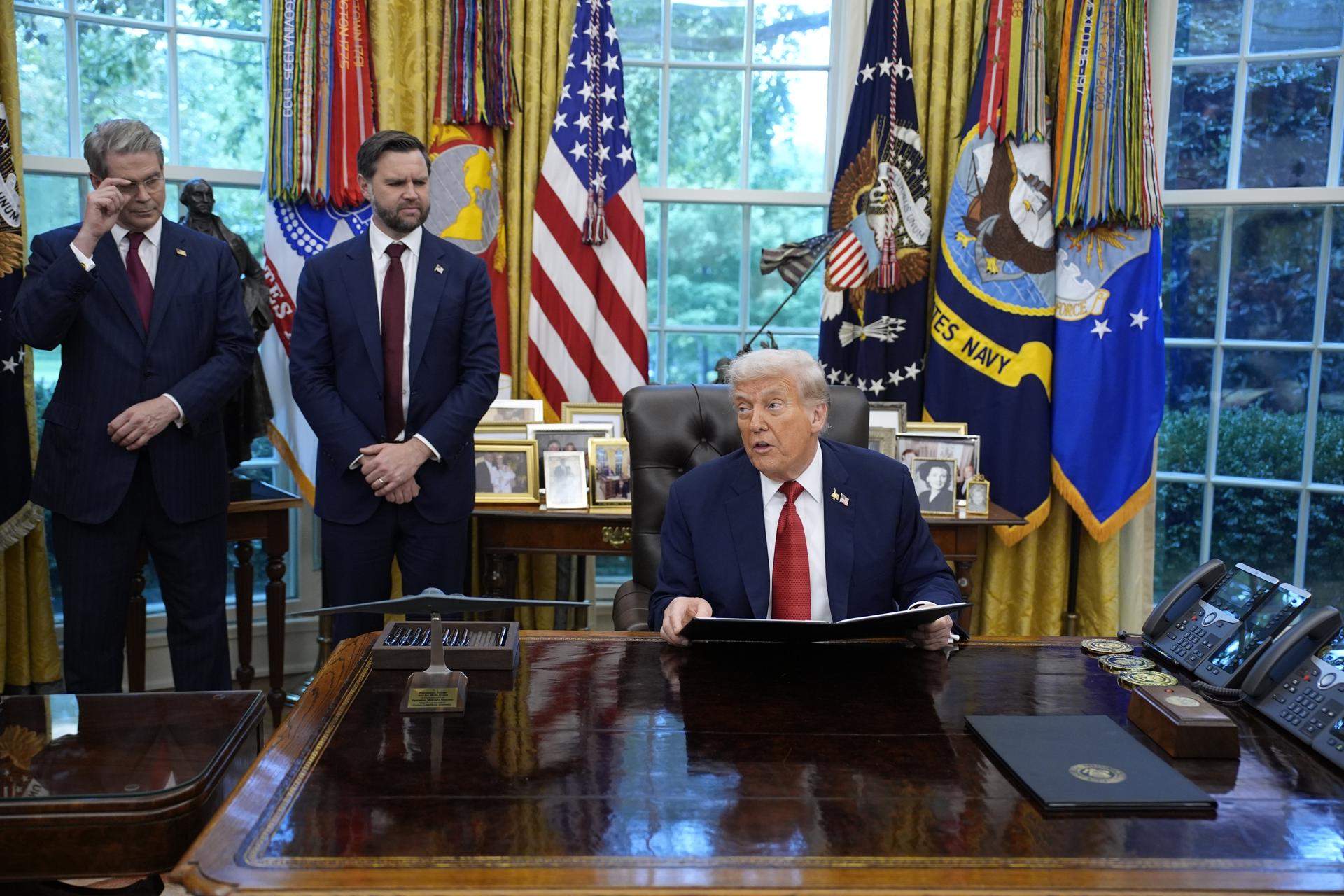 Trump firma orden ejecutiva para pedir la pena de muerte en Washington DC