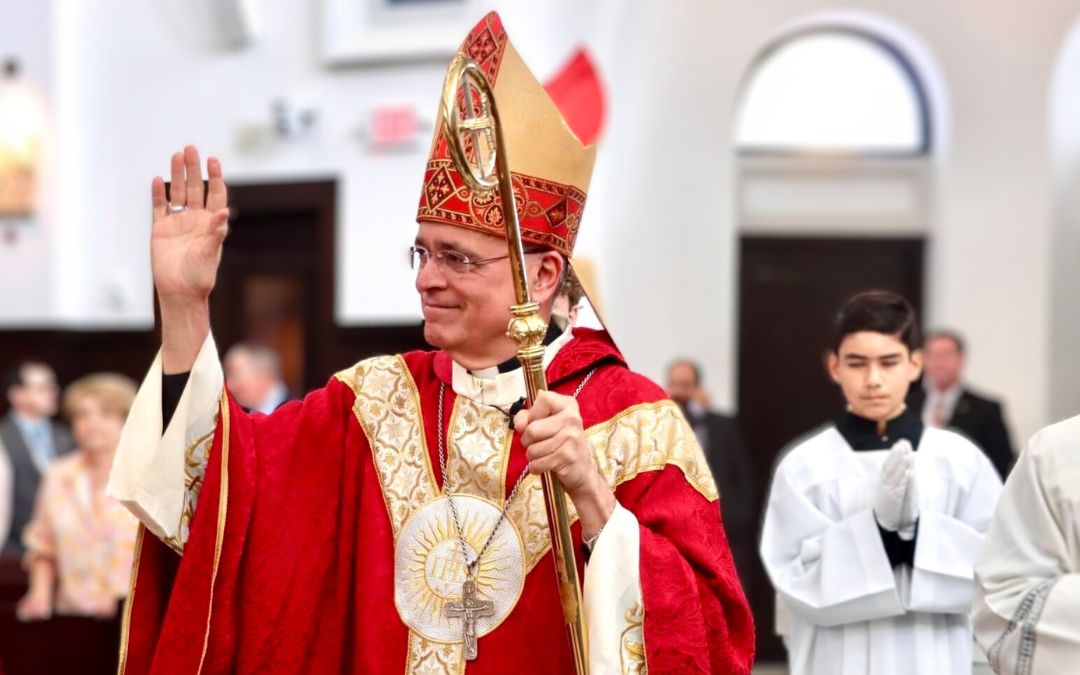 Monseñor Báez: “Son ciegos quienes creen que la paz se construye con violencia y que los sistemas políticos son eternos”