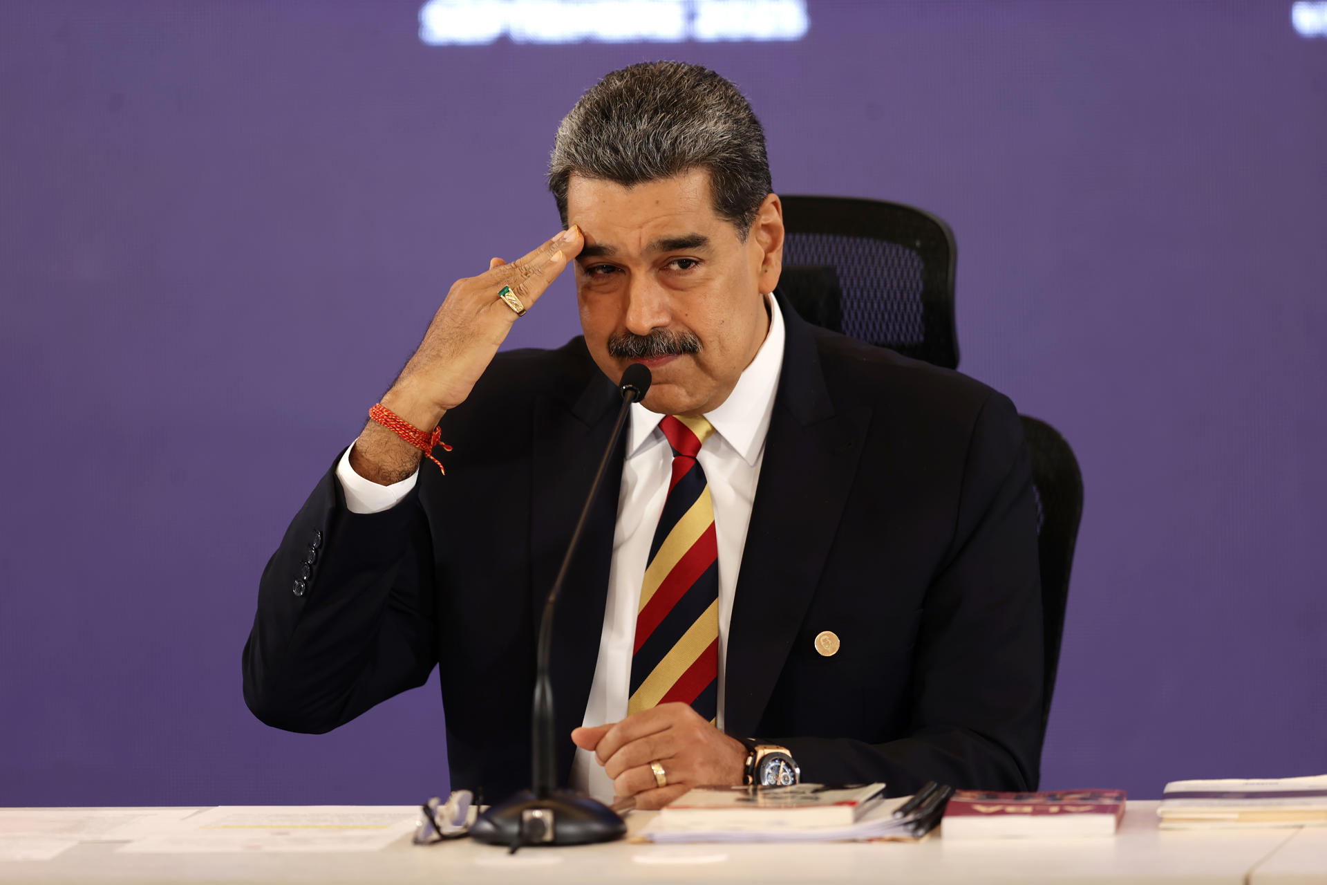 Maduro advierte con declarar «en armas» a Venezuela si es agredida