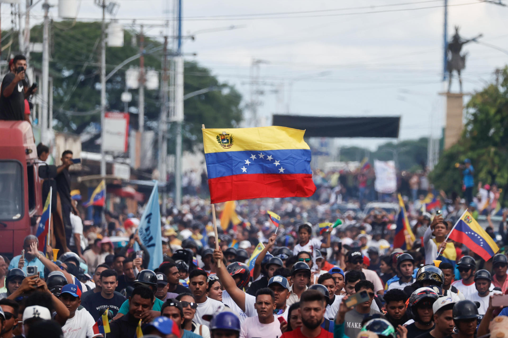 Millones de venezolanos en el extranjero no podrán votar por las trabas gubernamentales