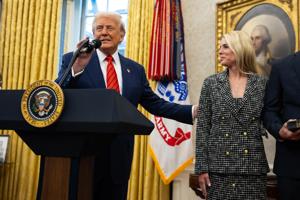 «¡Ya no quiero su apoyo!», dice Trump a seguidores que critican su manejo del caso Epstein