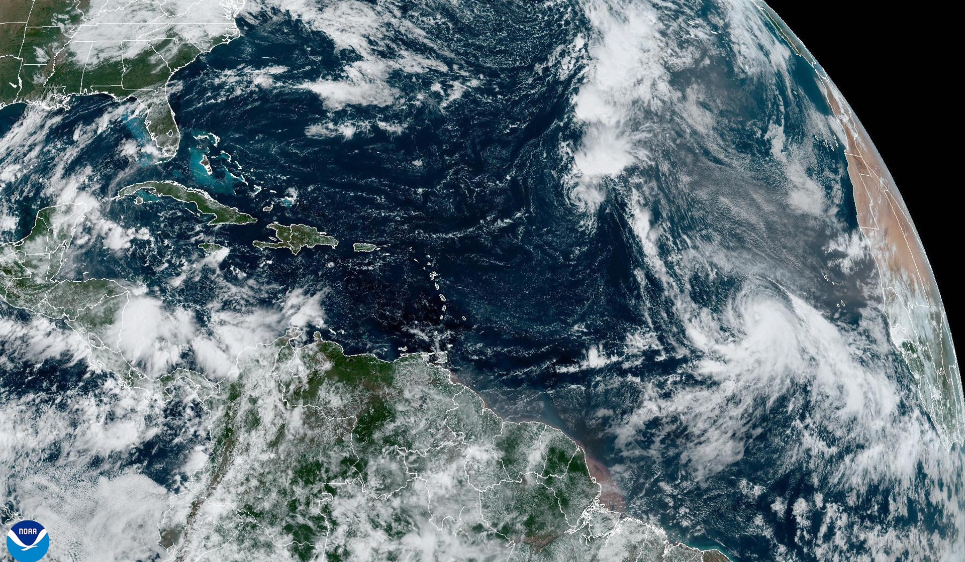 La tormenta tropical Kirk avanza por el Atlántico con miras a convertirse en un huracán
