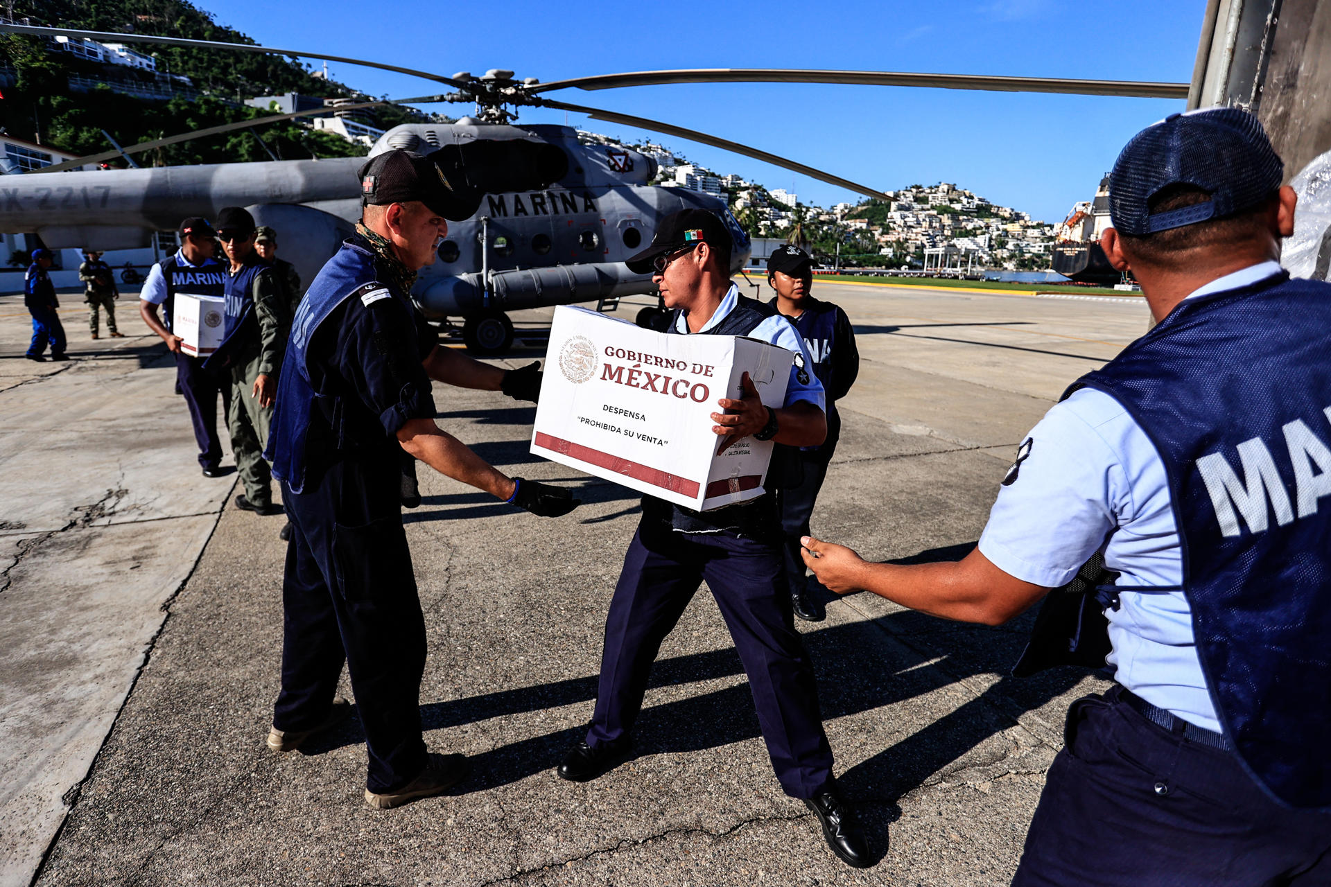 Damnificados por huracán John en sur de México empiezan a recibir despensas del Gobierno