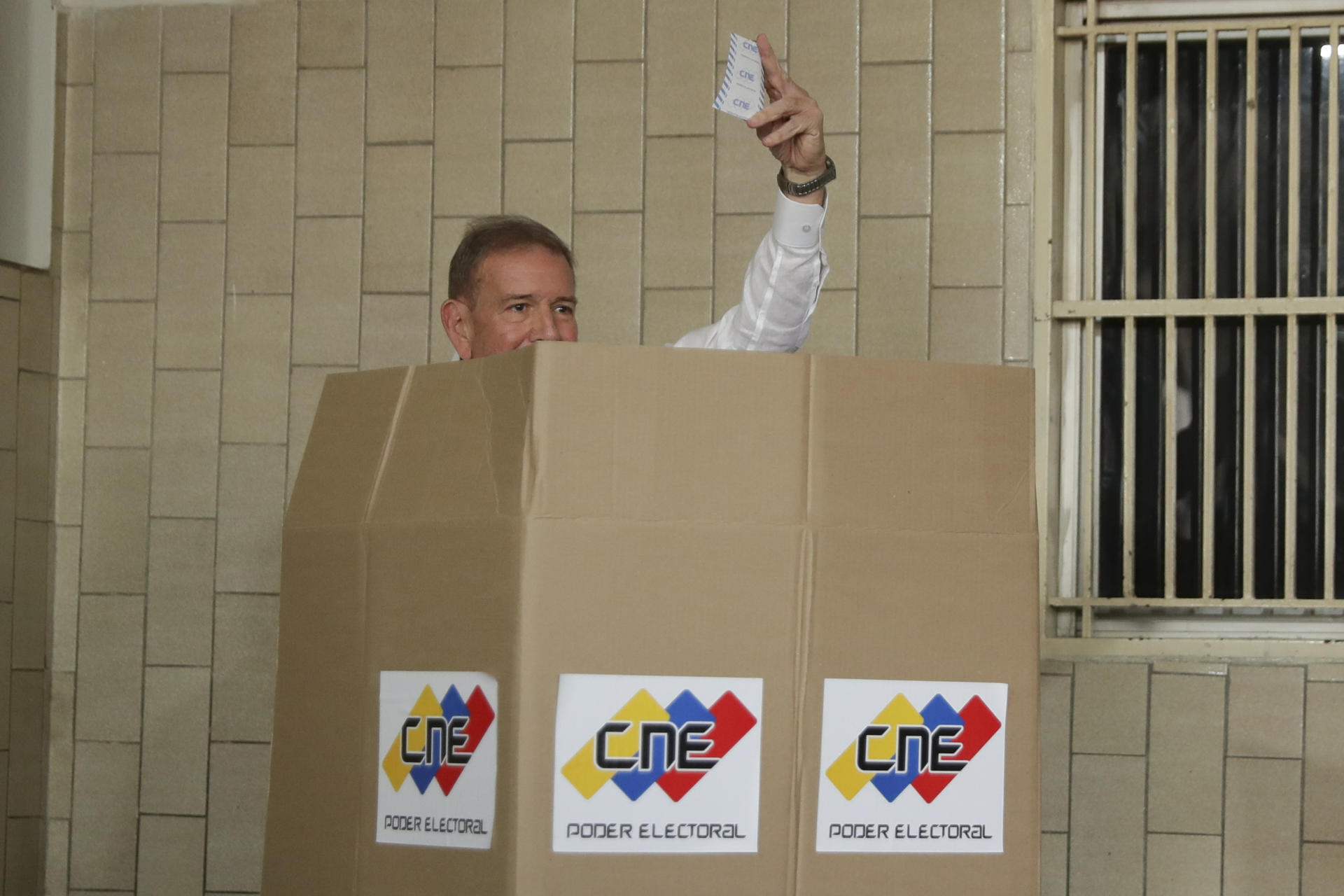 El opositor González Urrutia confía en que la Fuerza Armada de Venezuela hará respetar el resultado electoral