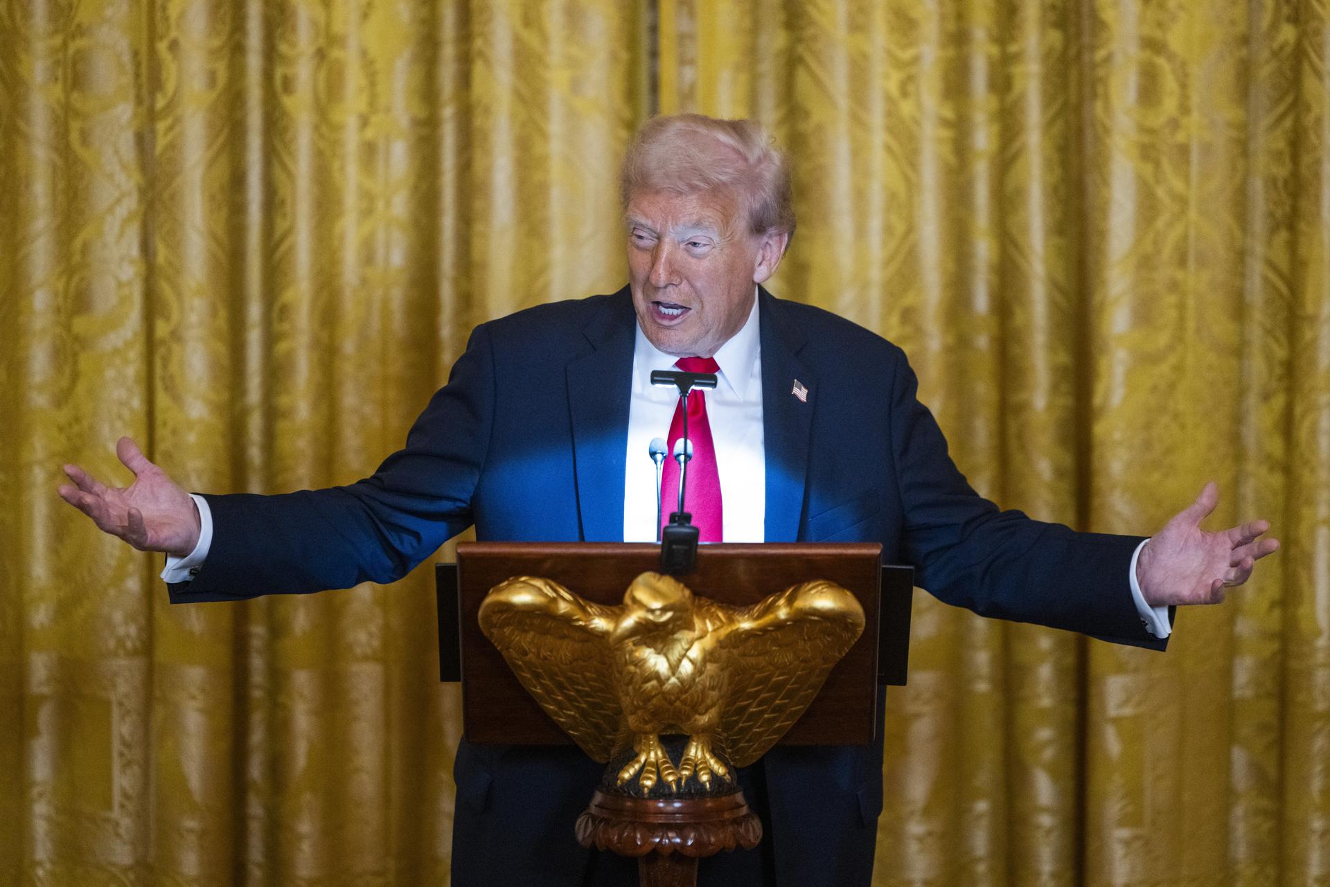Trump bromea que tras ataques a botes cerca de Venezuela «ya nadie quiere entrar al agua»