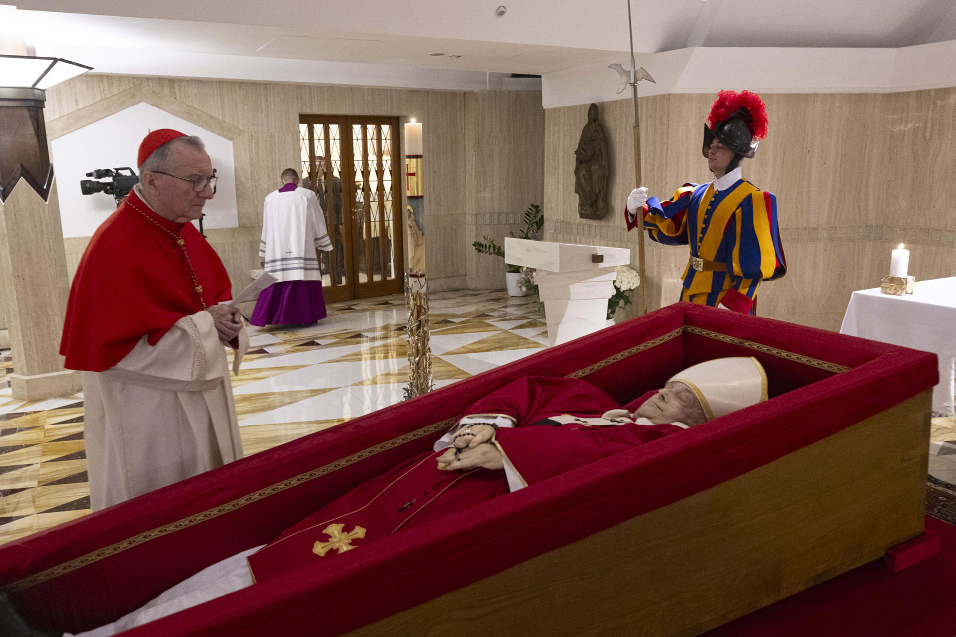 Del traslado del féretro al funeral, tres días para despedirse del papa Francisco
