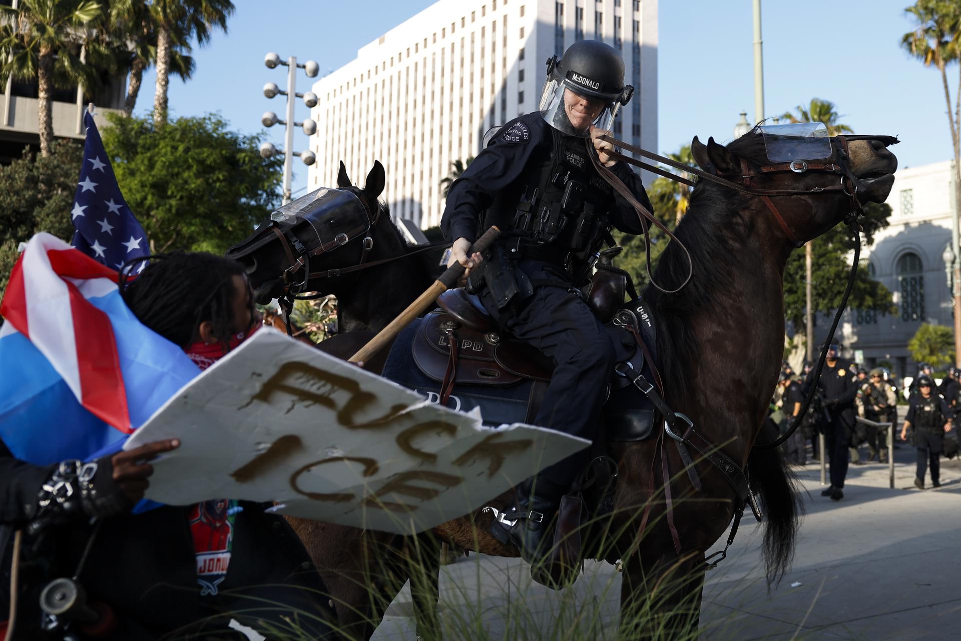 Florida anuncia protección para agentes del ICE y «no tolerará» protestas como California