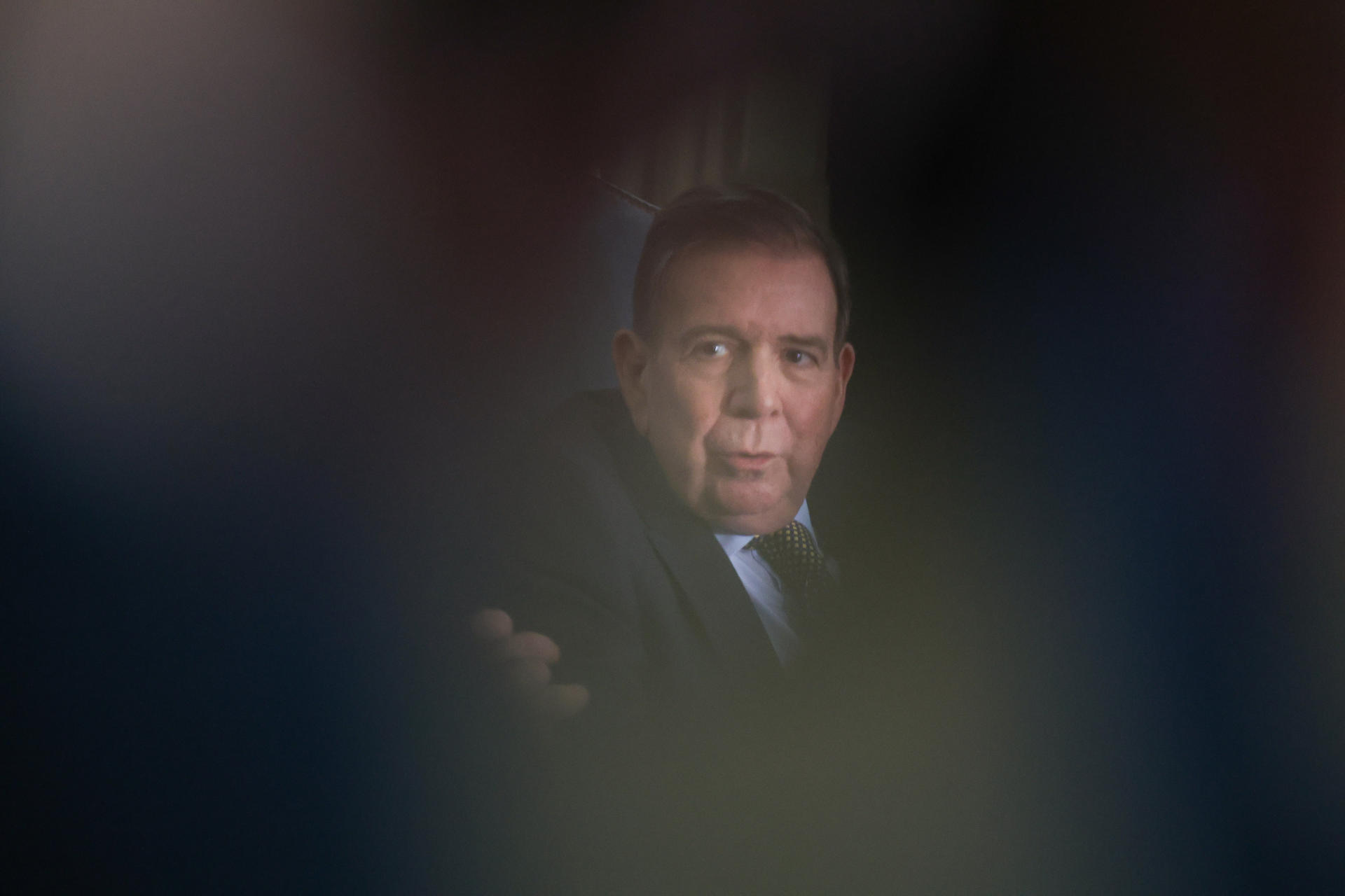 Edmundo González viaja a Estados Unidos para reunirse con Biden