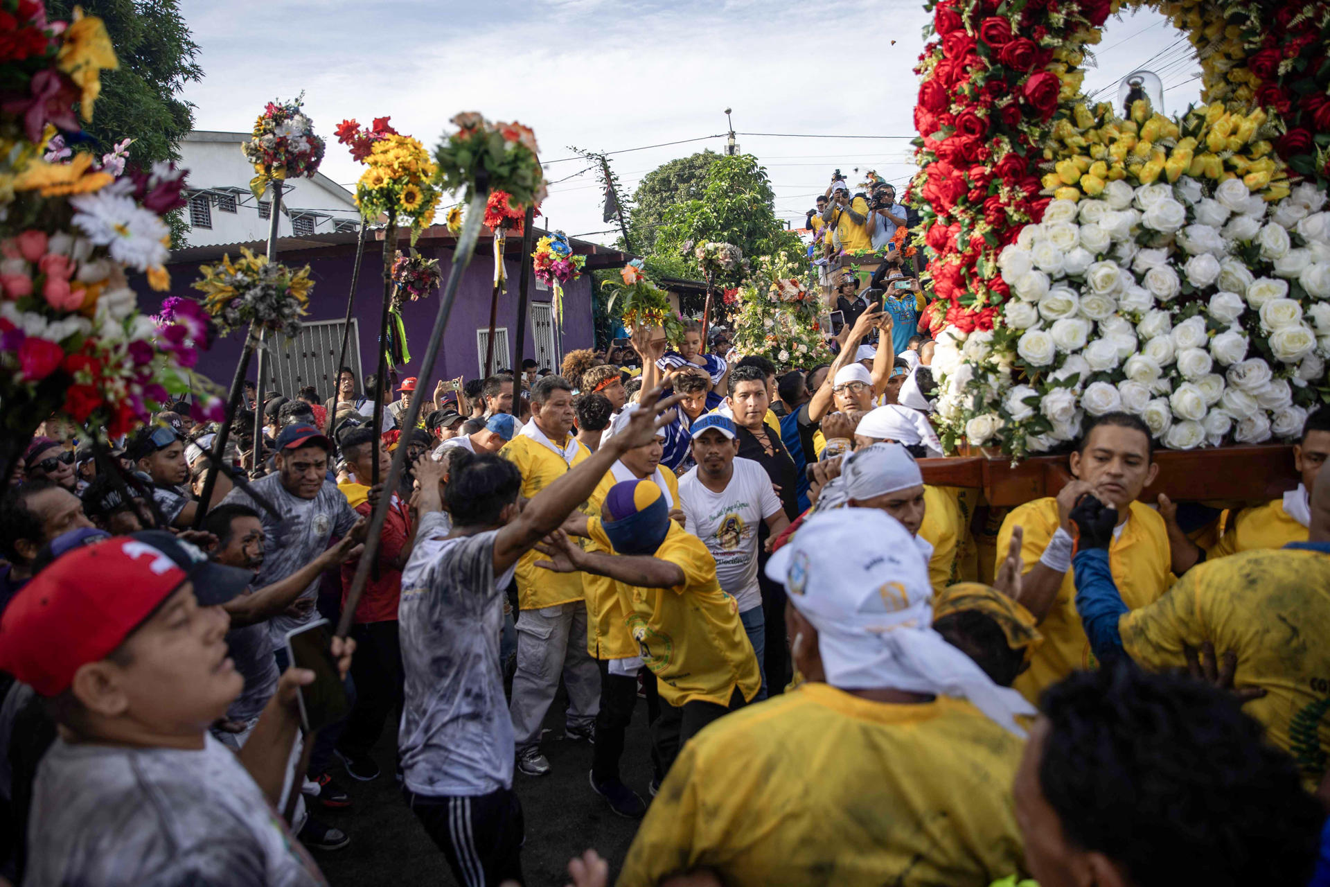 Con el pago de promesas despiden las fiestas por Santo Domingo de Guzmán en Managua