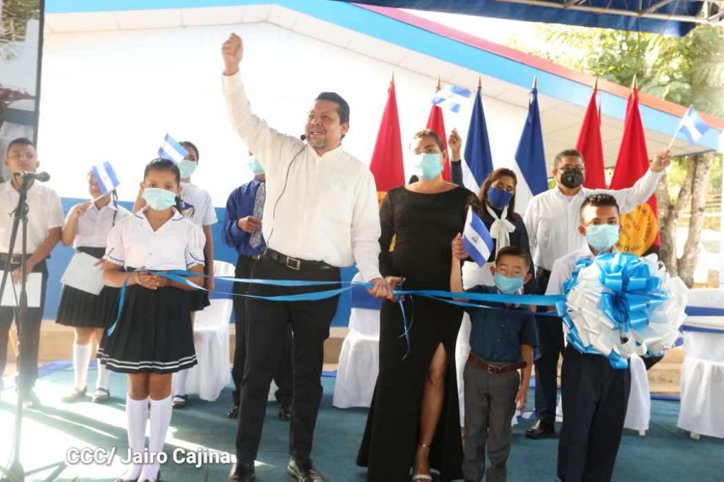 Falta de transparencia y adoctrinamiento político en las escuelas de Nicaragua