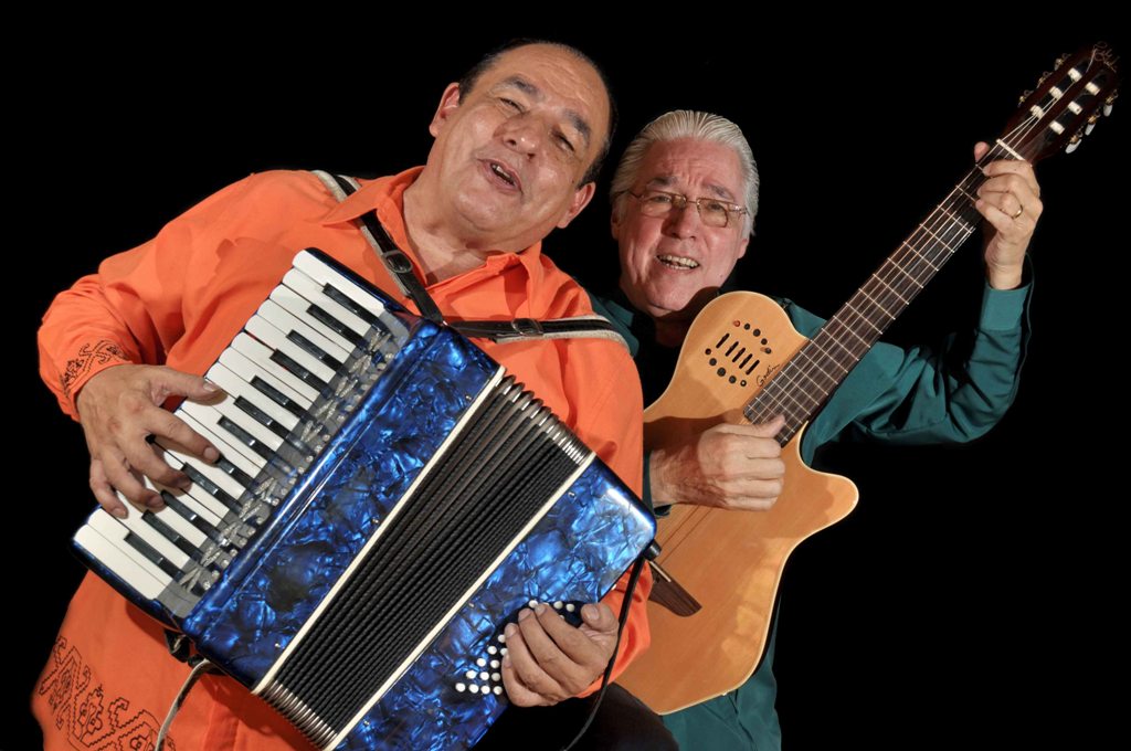 Los hermanos Mejía Godoy condenan “confiscación” por ley de sus canciones