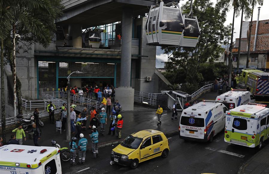 Colombia: Un muerto y 20 heridos deja la caída de una cabina de un teleférico