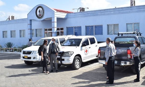 Asesora penitenciaria de la Cruz Roja Internacional capacita a carceleros sobre derechos humanos