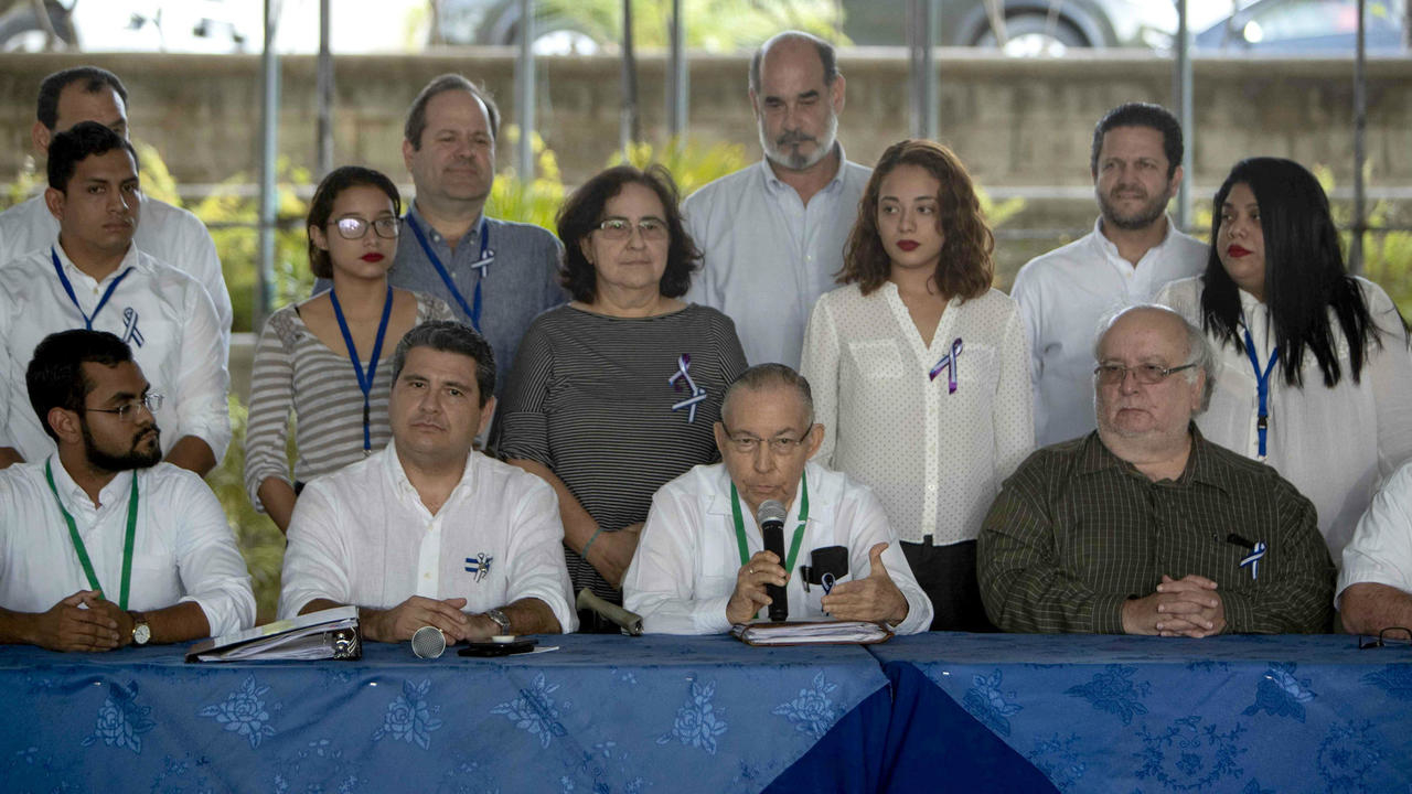 La oposición, hacia un suicidio político