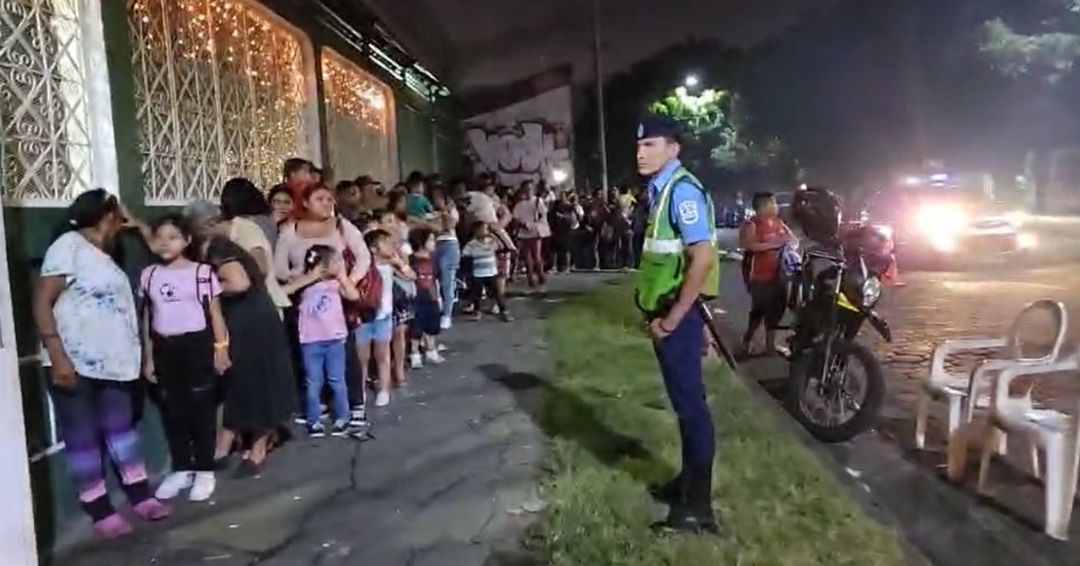La Purísimas en Nicaragua bajo asedio policial y altares con mensaje de protestas contra el régimen