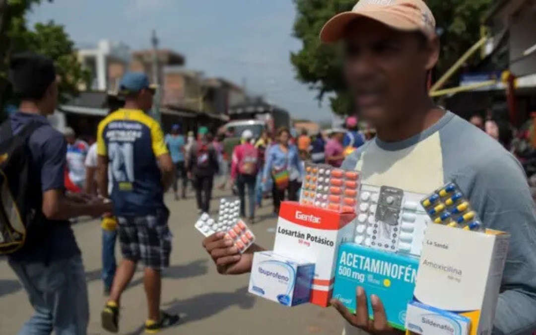 Todos recetan, nadie regula: El peligroso mercado negro de medicinas en Nicaragua