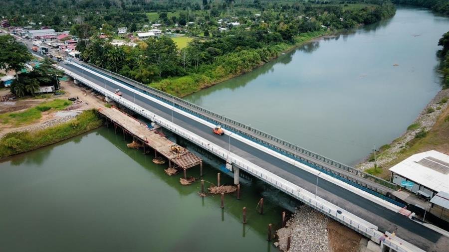 Costa Rica y Panamá inauguran un puente binacional financiado por México