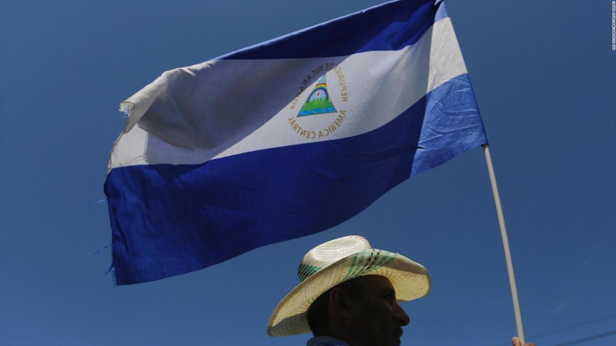 Funides recomienda reformar el Estado para instaurar la democracia
