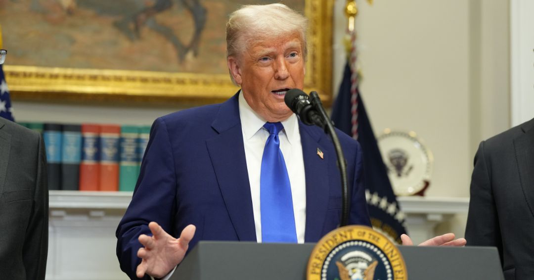 Trump arremete contra Walmart porque subirá sus precios por culpa de los aranceles