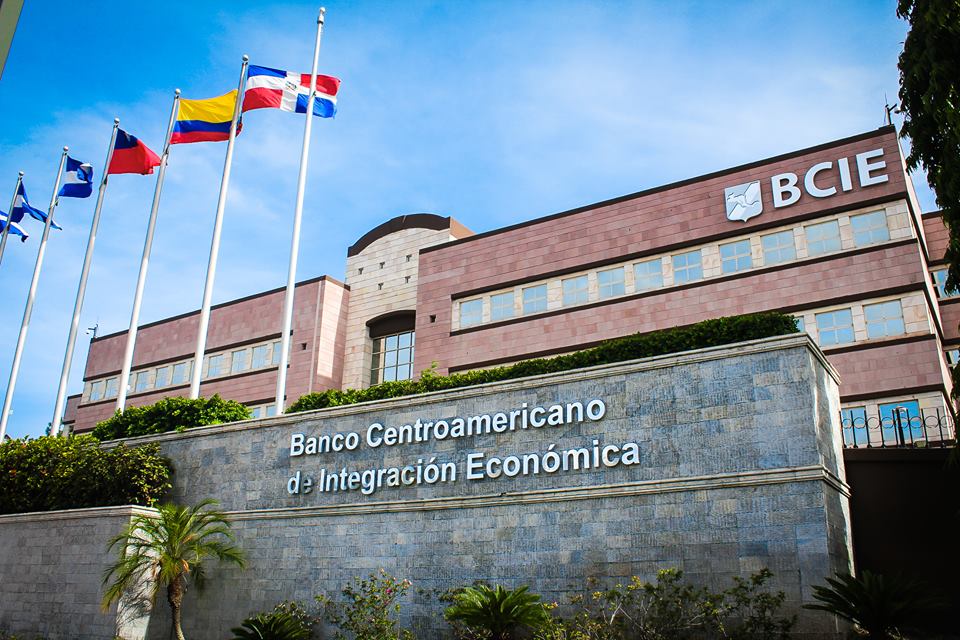 Expulsan del BCIE a hermano de Funes y Ortega pierde un voto para más préstamos