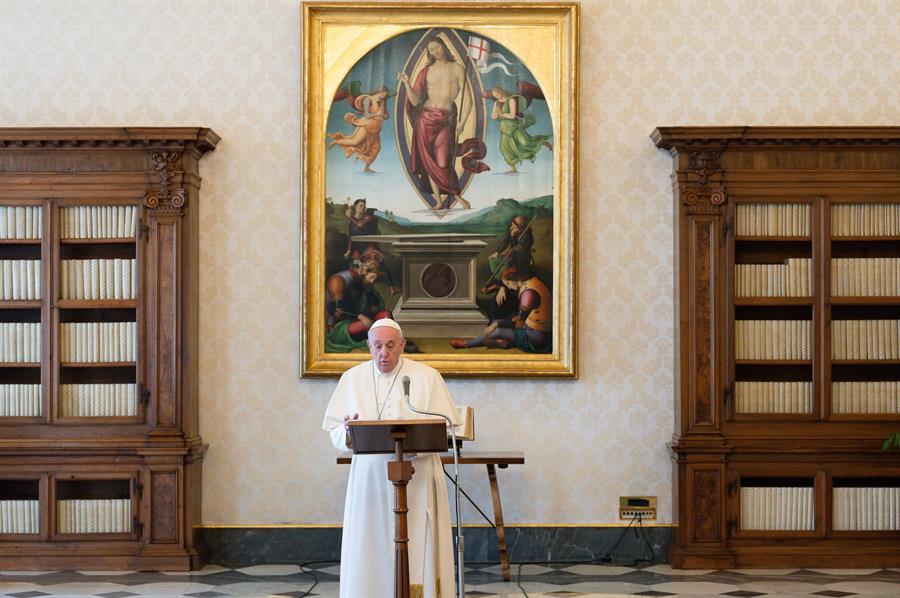 El papa denuncia que las mafias están explotando la pandemia